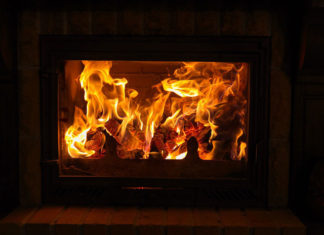 Dlaczego warto mieć kominek w domu?