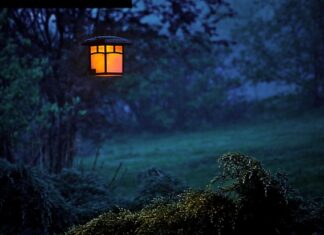 Jaki kolor ścian pasuje do granatowej kanapy? Jaki kolor ścian pasuje do granatowej kanapy?