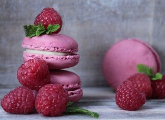 Dlaczego makaroniki pękają podczas pieczenia?