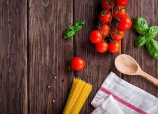 Ile wody dziennie potrzebuje jeden pomidor?