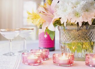 Kto gdzie siedzi przy stole? Kto gdzie siedzi przy stole?