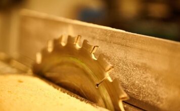 Precyzyjne cięcie bez wysiłku – ergonomia rękojeści w nowoczesnych piłach do drewna ergonomia rękojeści w nowoczesnych piłach do drewna